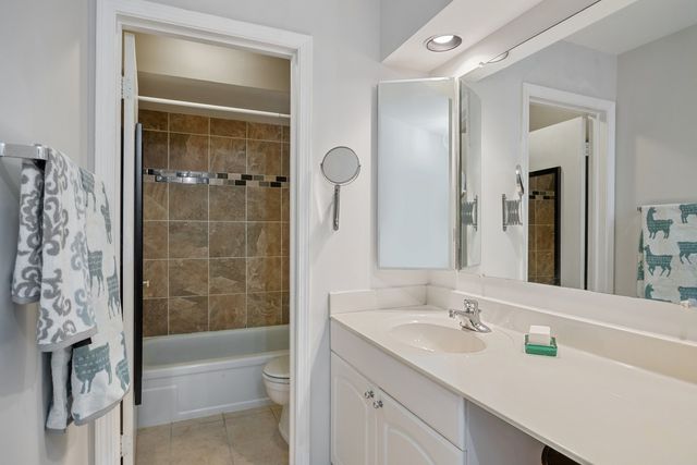 $325,000 | 848 Forest Avenue, Unit 1, Evanston, IL 60202