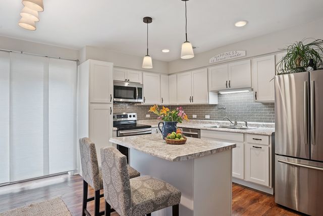 $325,000 | 848 Forest Avenue, Unit 1, Evanston, IL 60202