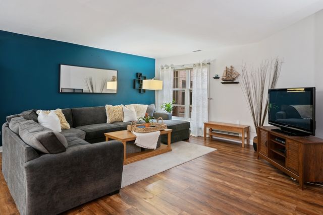 $325,000 | 848 Forest Avenue, Unit 1, Evanston, IL 60202