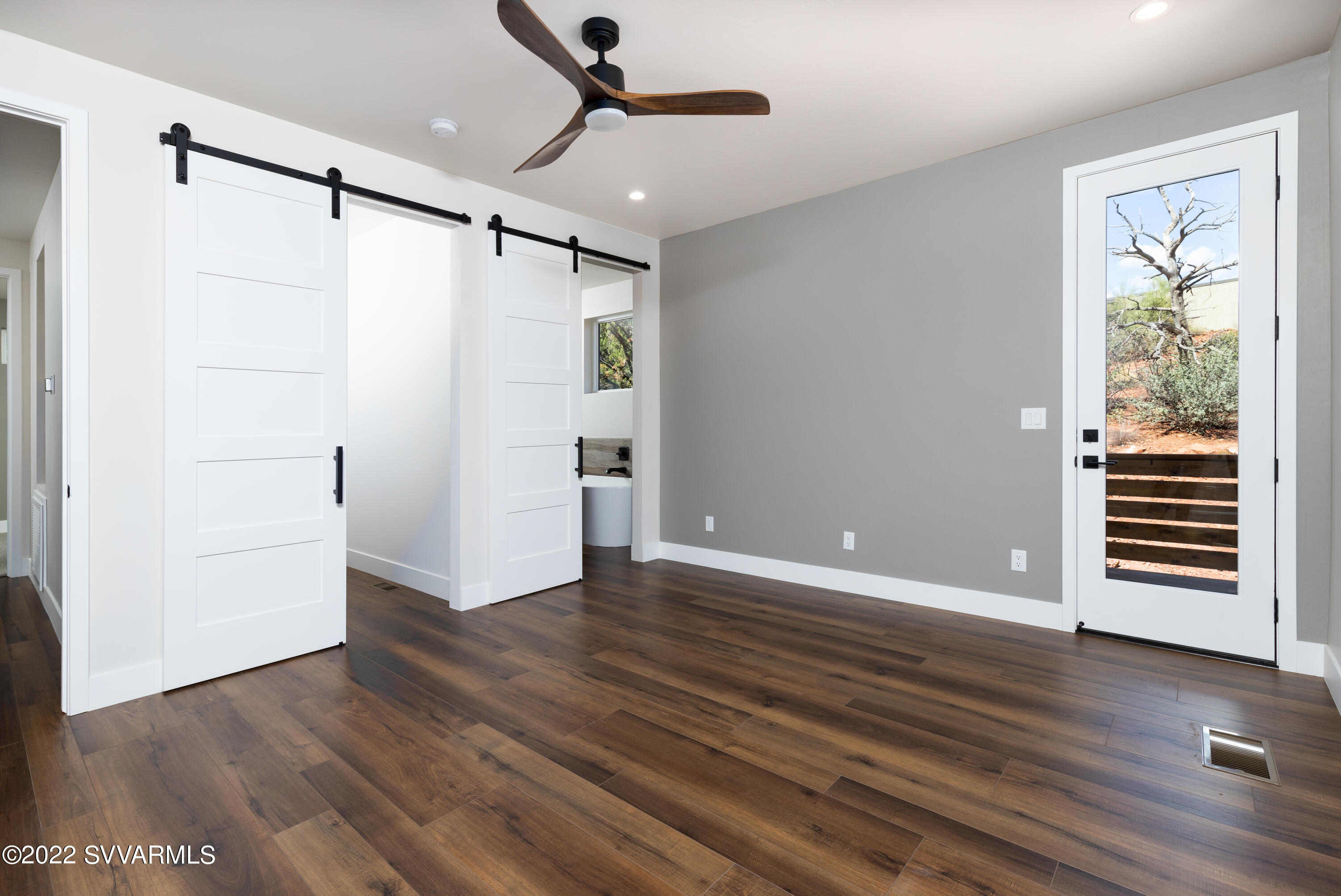 2255 Road Runner Road Sedona, AZ 86336 - Photo 30 of 44 Master Suite w/Barn Doors