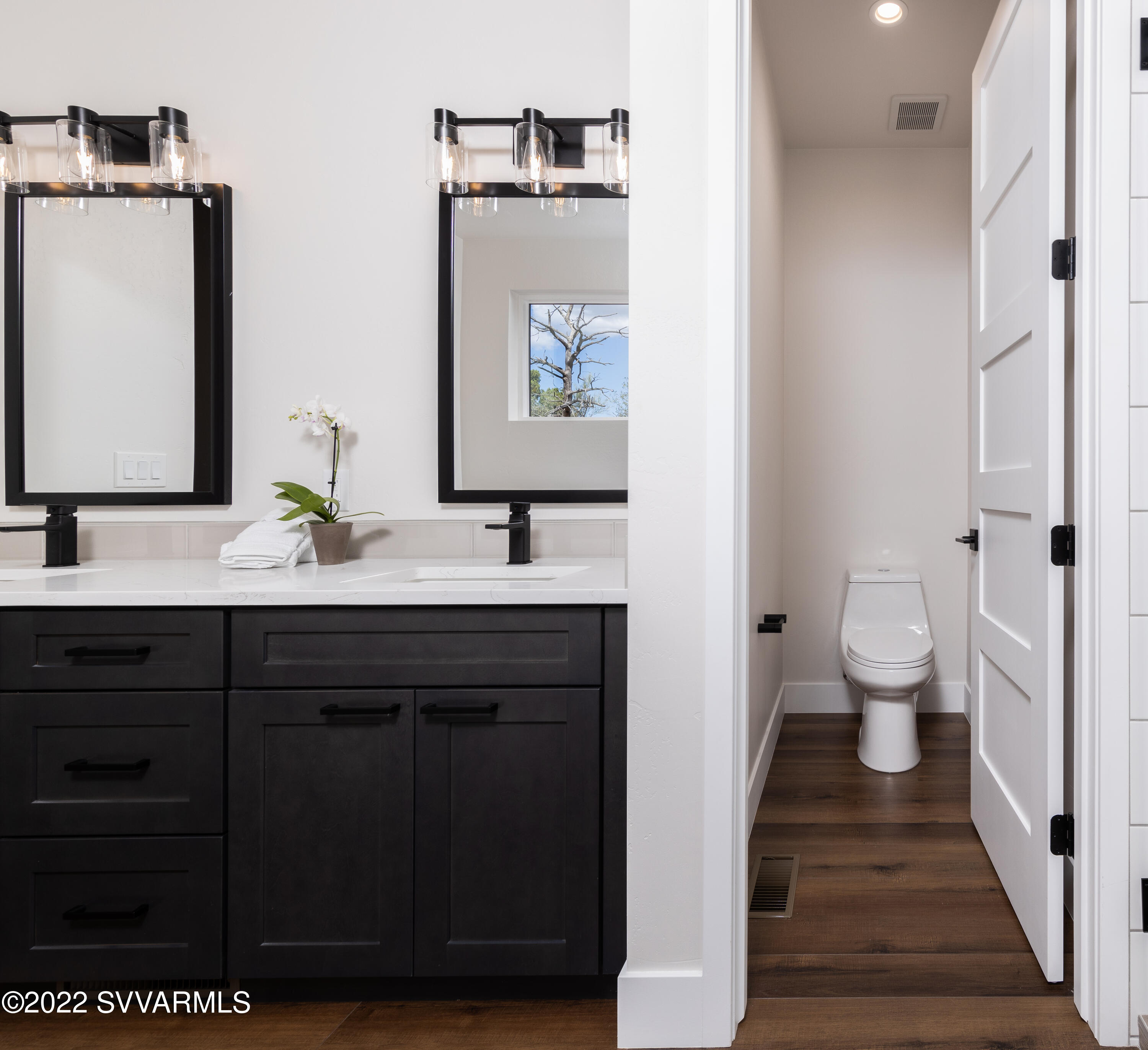 2255 Road Runner Road Sedona, AZ 86336 - Photo 32 of 44 Master Bathroom