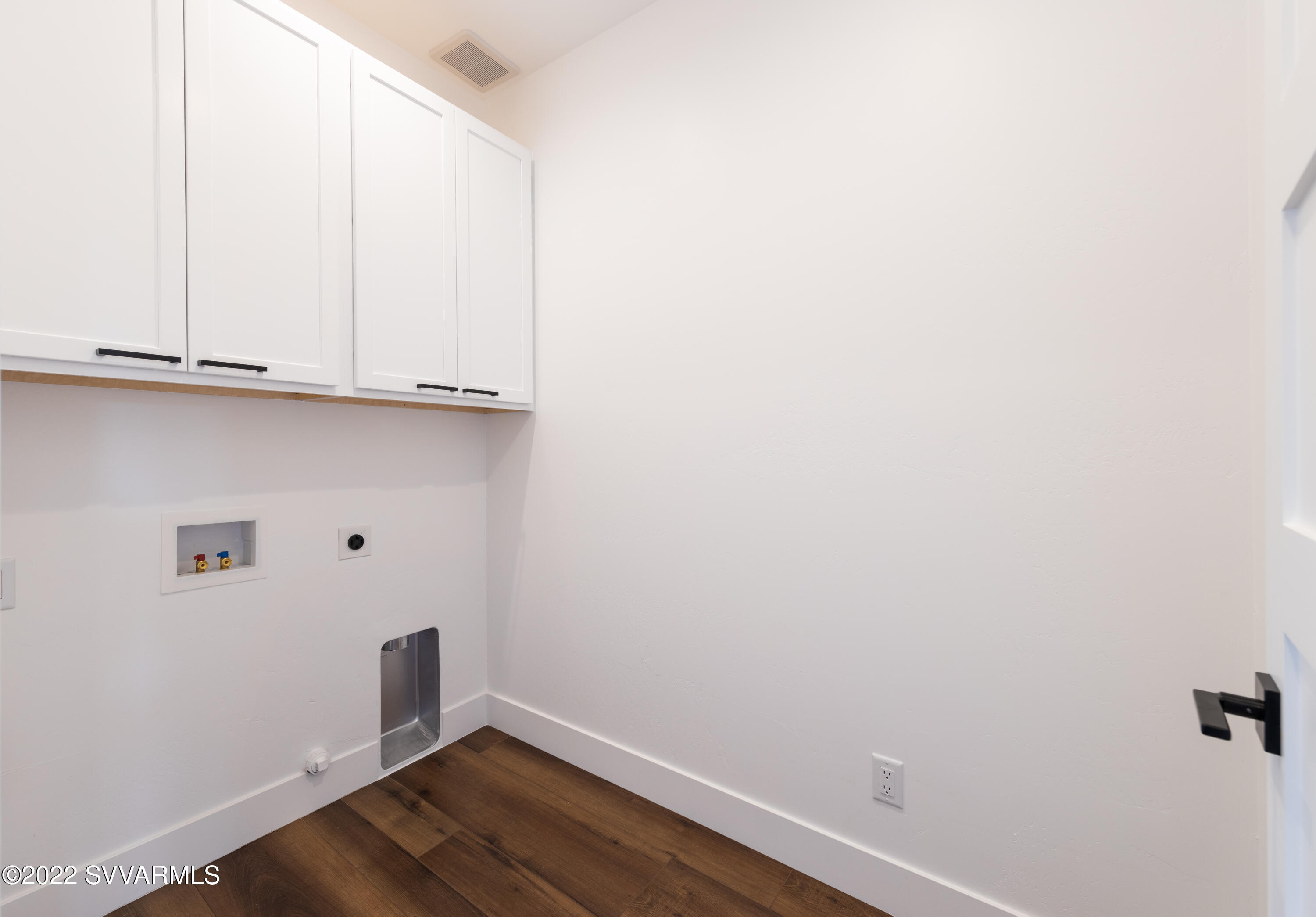 2255 Road Runner Road Sedona, AZ 86336 - Photo 40 of 44 Laundry Room