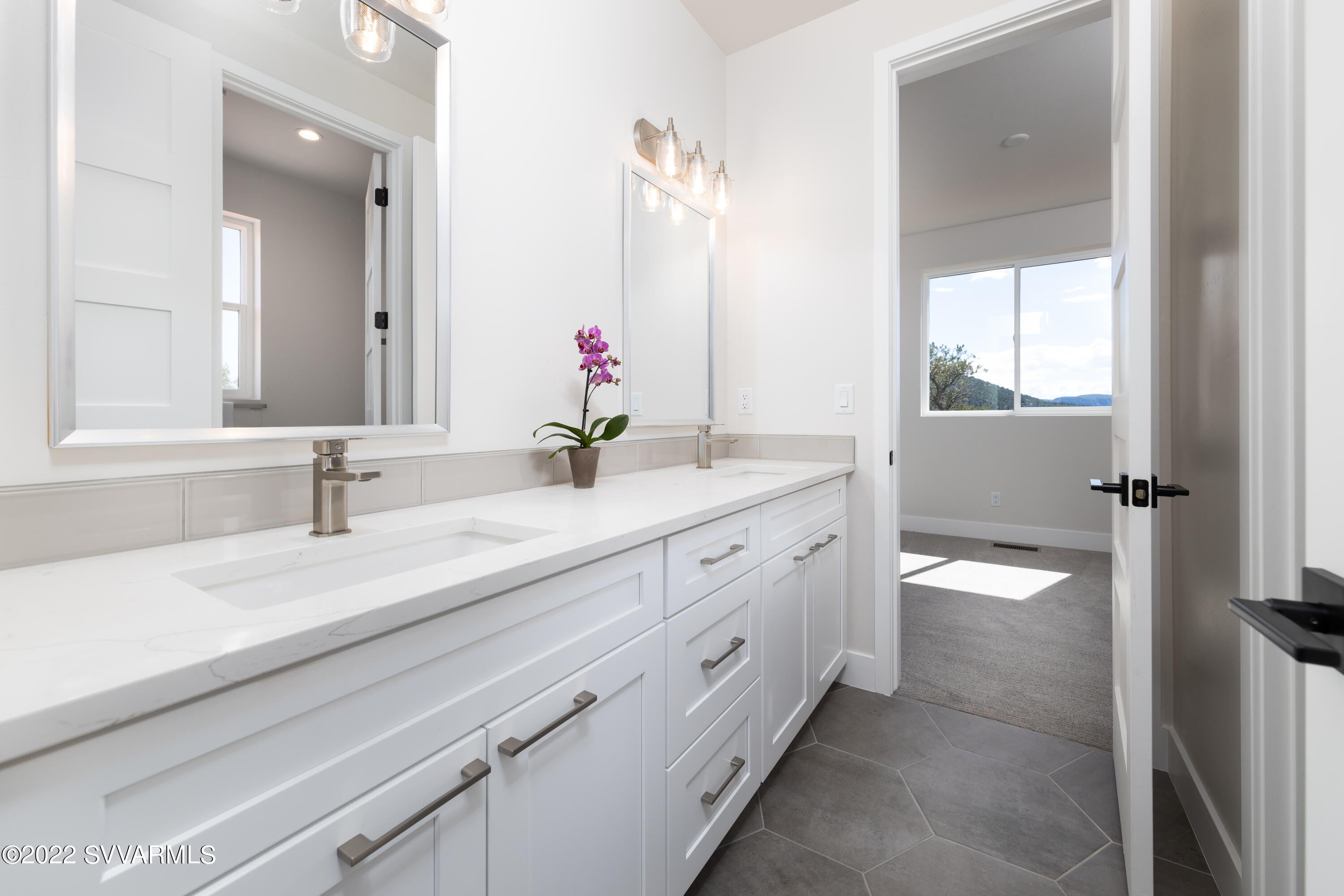 2255 Road Runner Road Sedona, AZ 86336 - Photo 8 of 44 Guest Bathroom