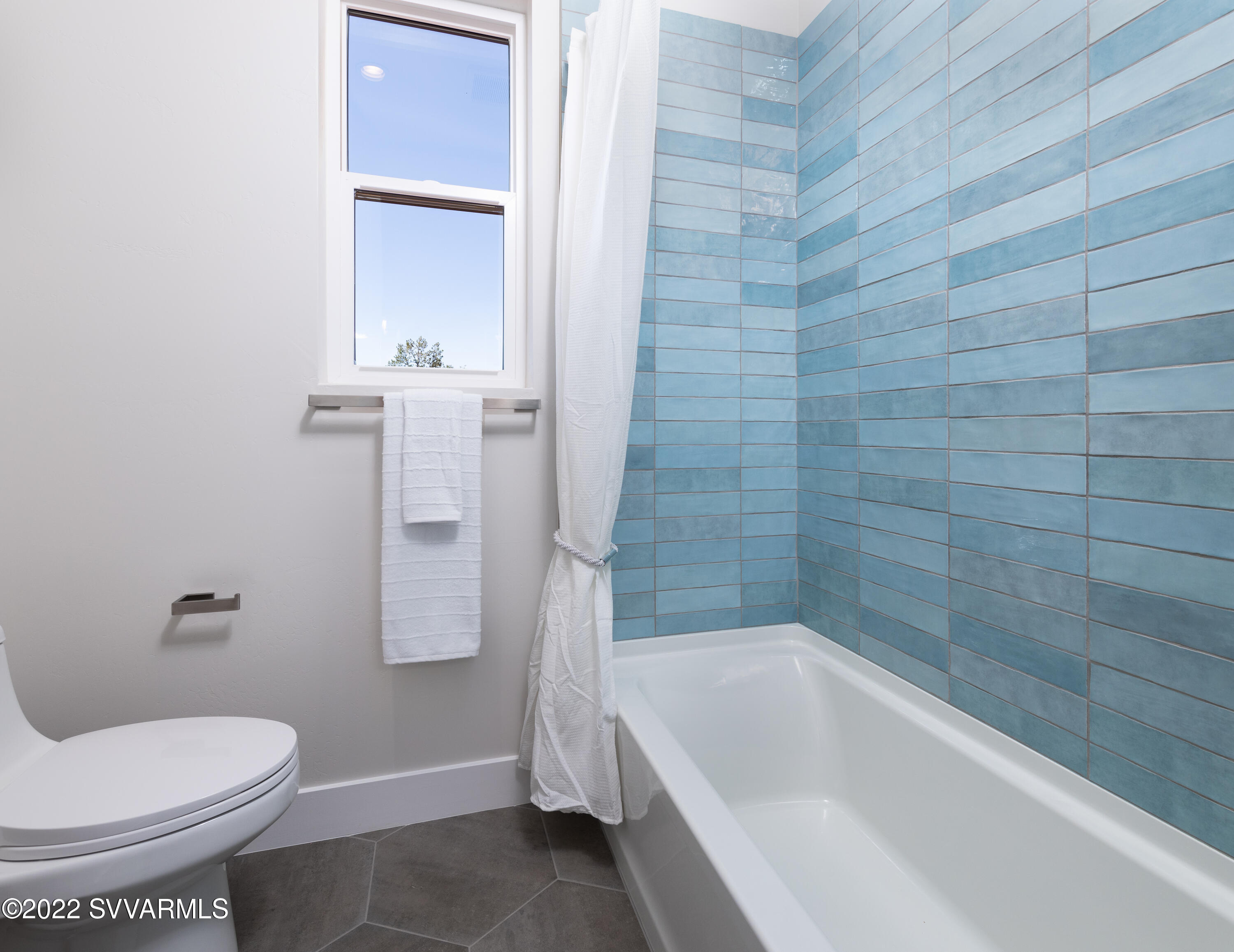 2255 Road Runner Road Sedona, AZ 86336 - Photo 9 of 44 Guest Bathroom