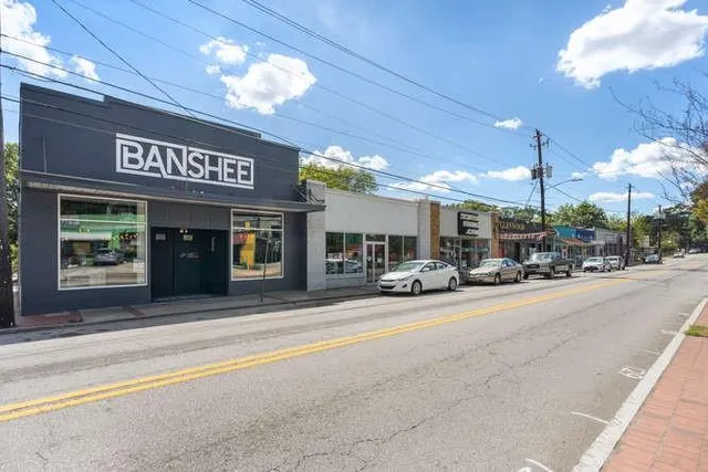 $2,300 | 716 Stokeswood Avenue Southeast, Unit 2B, Atlanta, GA 30316