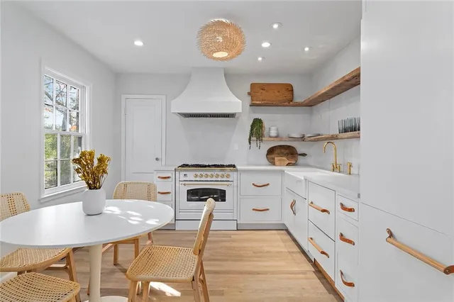 $2,300 | 716 Stokeswood Avenue Southeast, Unit 2B, Atlanta, GA 30316