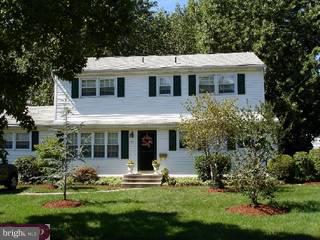 35 Heritage Road Evesham, NJ 08053 - Photo 1 of 6