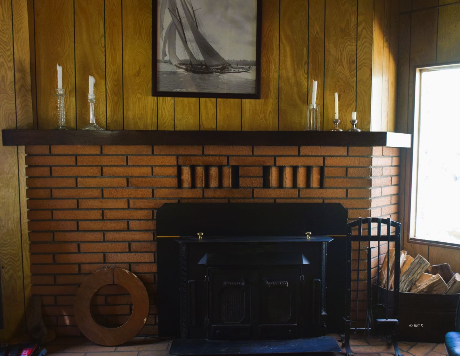 140 Iris Bishop, CA 93514 - Photo 7 of 19 a bathroom with a sink and a mirror