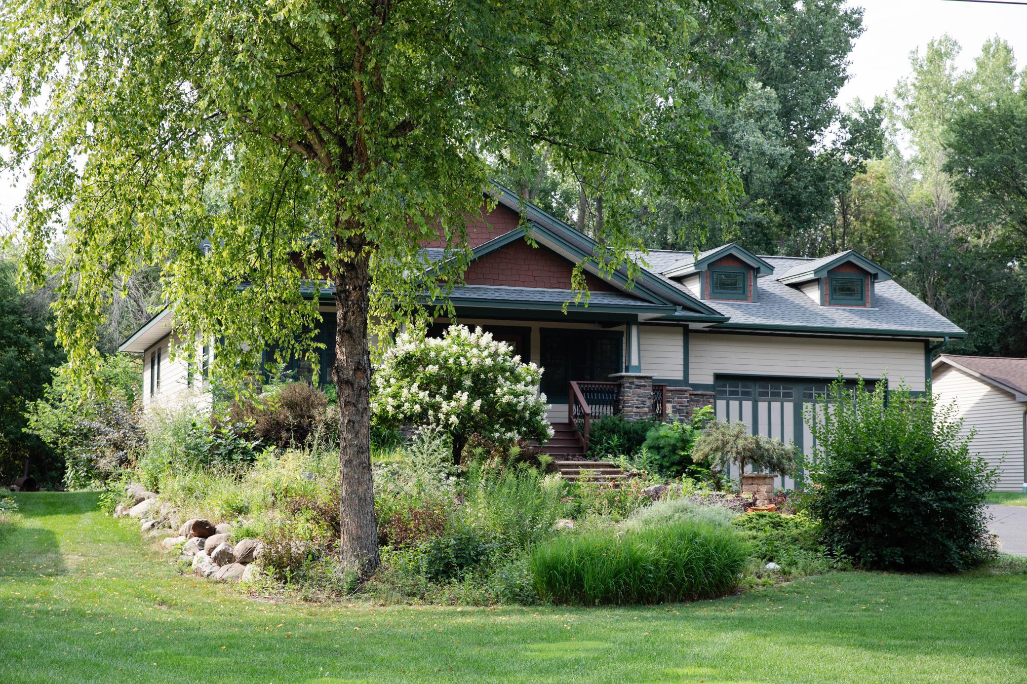 930 County Rd C East Maplewood, MN 55109 - Photo 2 of 41 Gallery Image 2