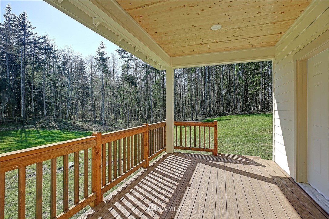 1386 Midcrest Road Camano Island, WA 98282 - Photo 11 of 39 Gallery Image 11