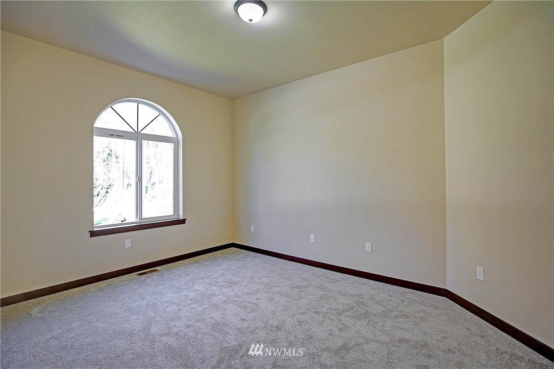 1386 Midcrest Road Camano Island, WA 98282 - Photo 20 of 39 Gallery Image 20
