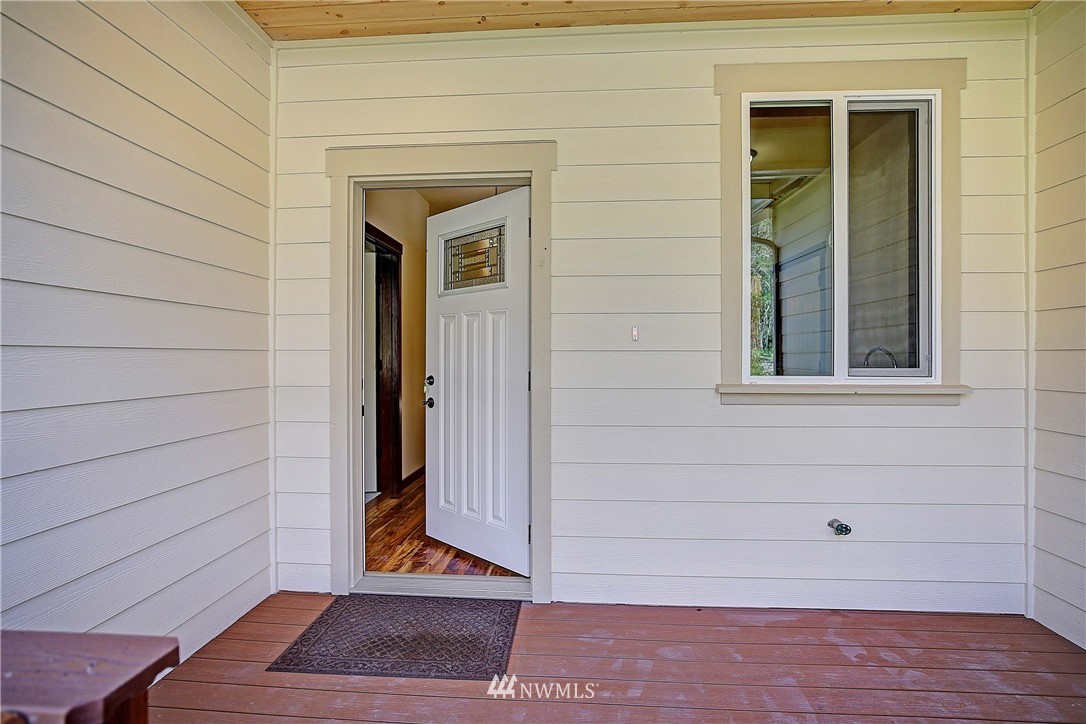 1386 Midcrest Road Camano Island, WA 98282 - Photo 3 of 39 Gallery Image 3