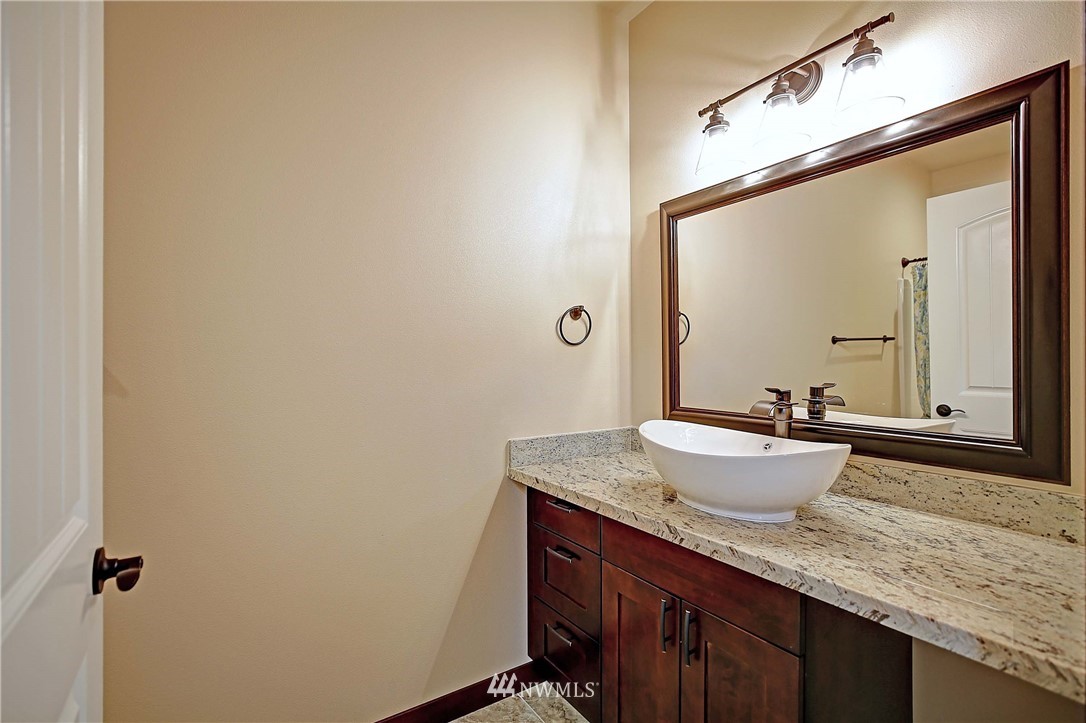 1386 Midcrest Road Camano Island, WA 98282 - Photo 22 of 39 Gallery Image 22