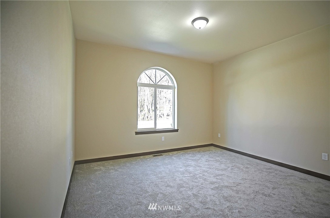 1386 Midcrest Road Camano Island, WA 98282 - Photo 24 of 39 Gallery Image 24