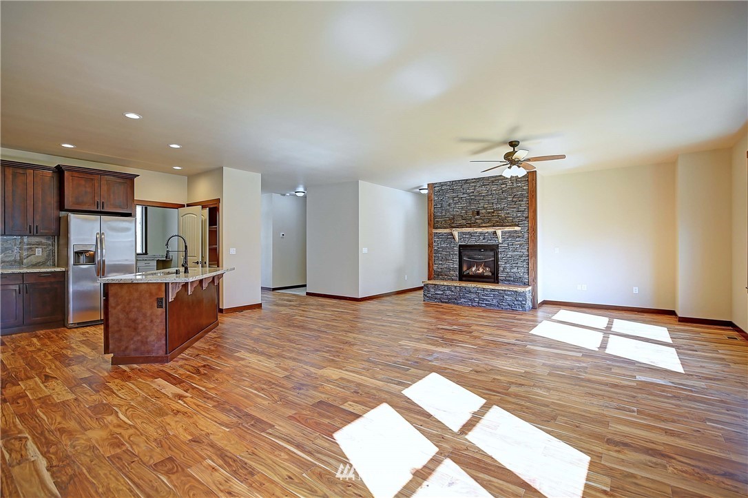 1386 Midcrest Road Camano Island, WA 98282 - Photo 4 of 39 Gallery Image 4