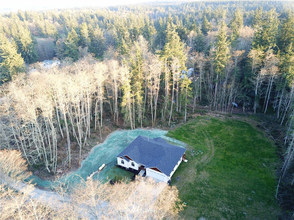 1386 Midcrest Road Camano Island, WA 98282 - Photo 32 of 39 Gallery Image 32