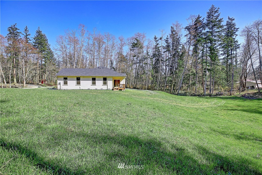 1386 Midcrest Road Camano Island, WA 98282 - Photo 34 of 39 Gallery Image 34