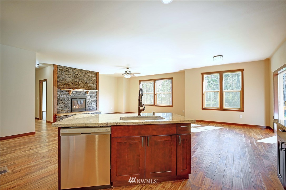 1386 Midcrest Road Camano Island, WA 98282 - Photo 8 of 39 Gallery Image 8