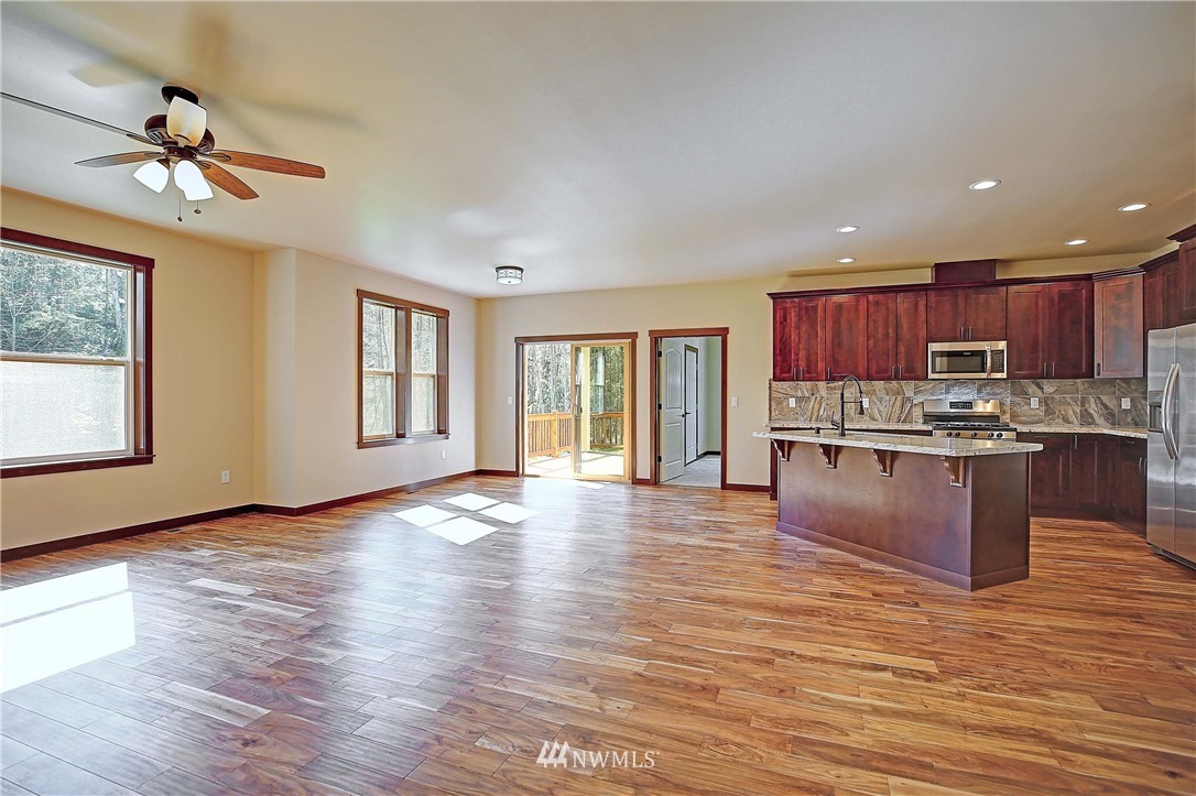 1386 Midcrest Road Camano Island, WA 98282 - Photo 10 of 39 Gallery Image 10