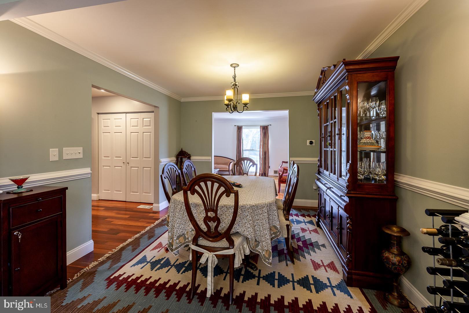 10813 Gainsborough Road Potomac, MD 20854 - Photo 15 of 41 Embassy Sized dining room