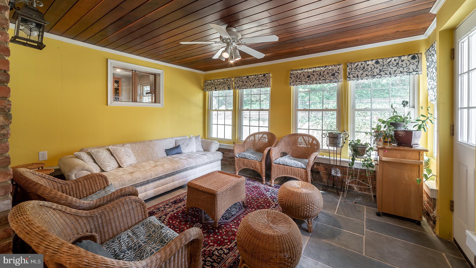 10813 Gainsborough Road Potomac, MD 20854 - Photo 17 of 41 Wonder space in back Sunroom