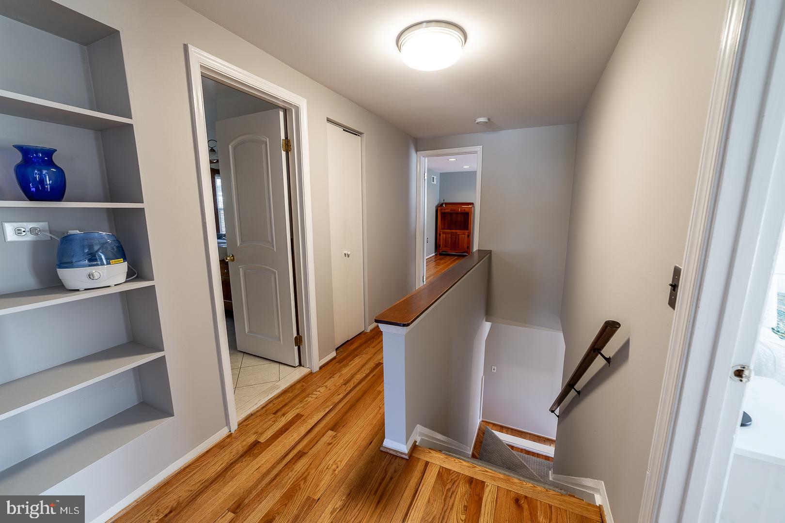 10813 Gainsborough Road Potomac, MD 20854 - Photo 22 of 41 4 large bedrooms w/hardwood floors