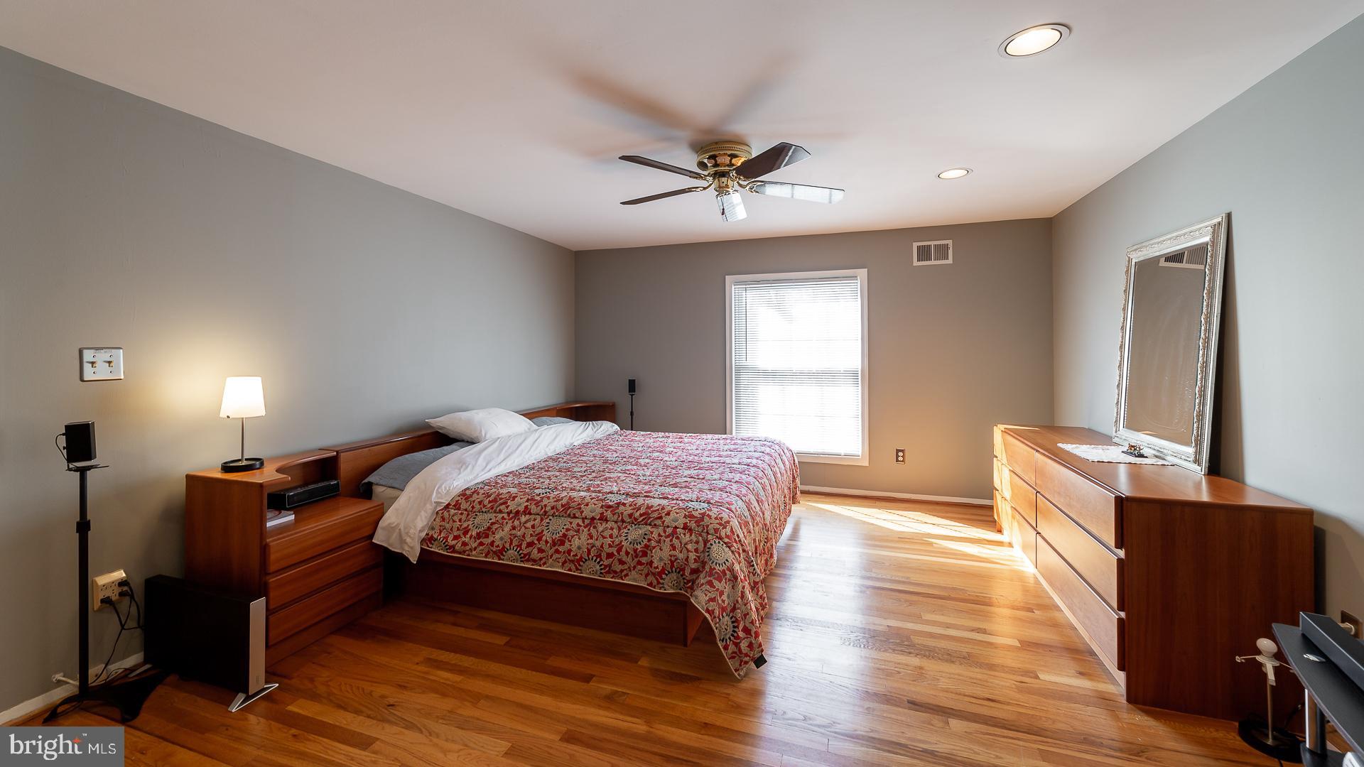 10813 Gainsborough Road Potomac, MD 20854 - Photo 24 of 41 Master Bedroom