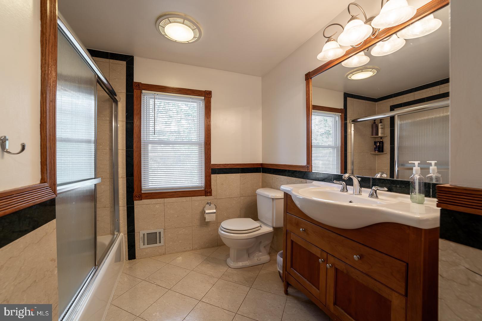 10813 Gainsborough Road Potomac, MD 20854 - Photo 30 of 41 Updated Hall bath