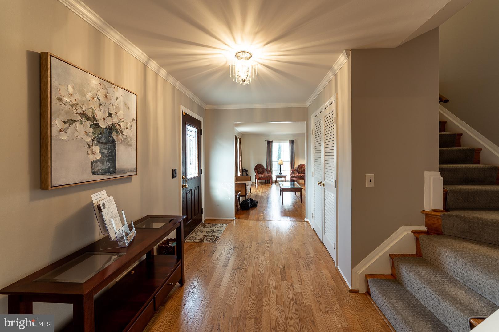 10813 Gainsborough Road Potomac, MD 20854 - Photo 5 of 41 Welcoming large foyer