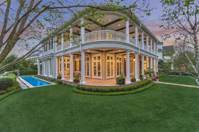 $5,450,000 | 22 East Shore Drive, The Woodlands, TX 77380