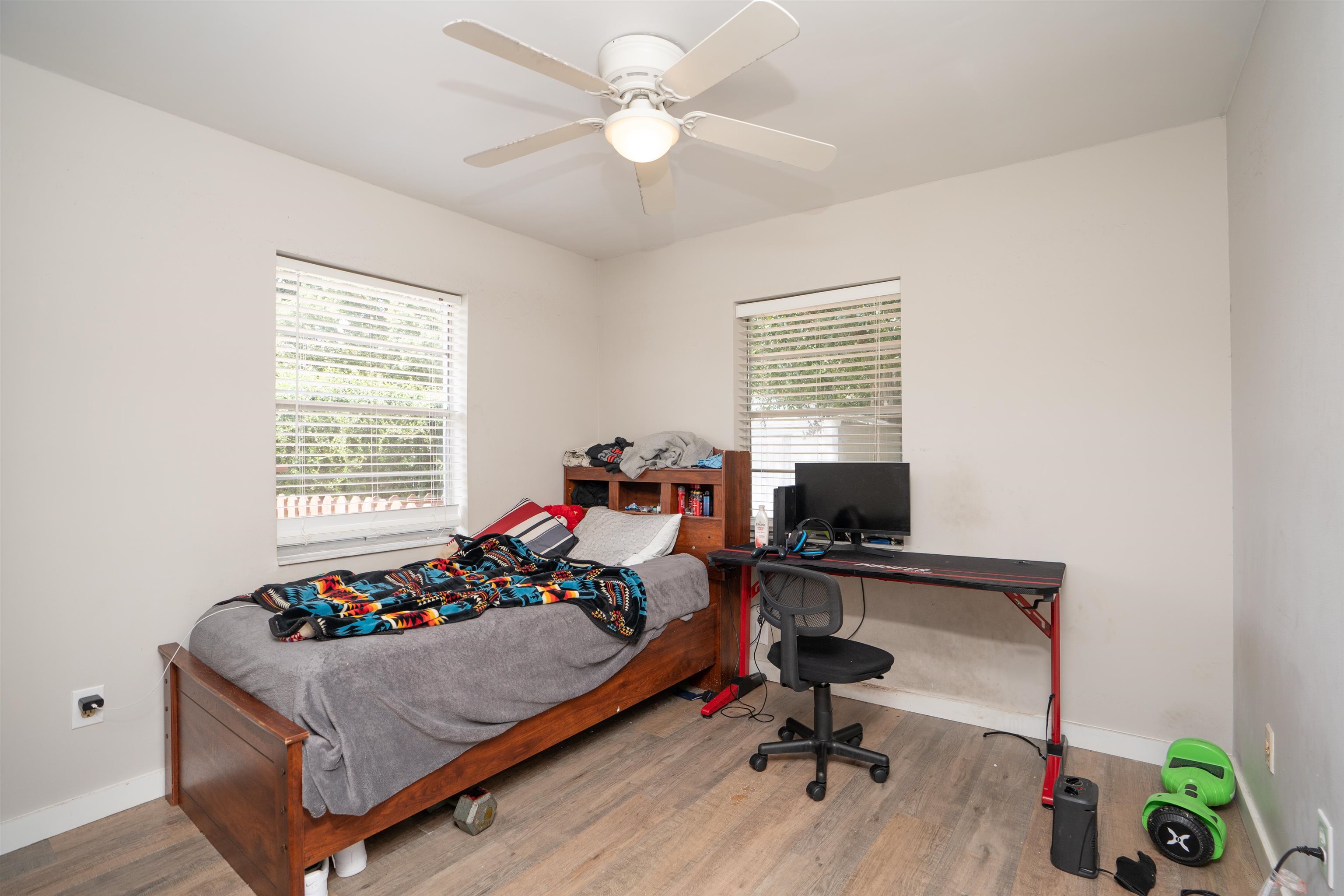 258 Costado Street St. Augustine, FL 32086 - Photo 19 of 39 a bedroom with a workspace