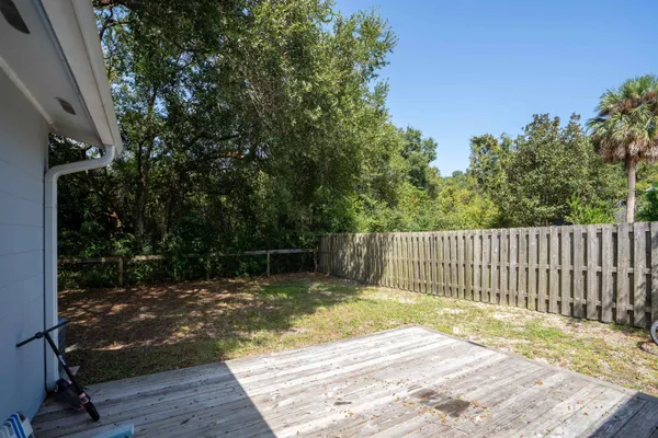 a view of a backyard space