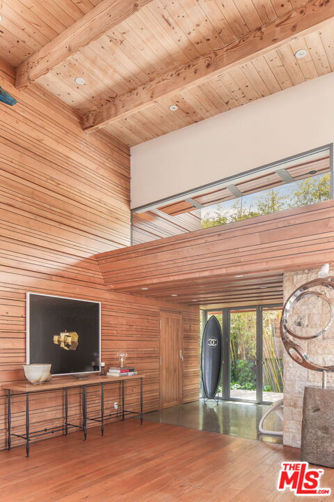 345 West Channel Road Santa Monica, CA 90402 - Photo 32 of 35 a view of a chairs and table in the patio