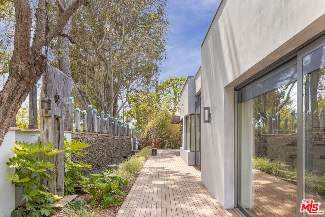 345 West Channel Road Santa Monica, CA 90402 - Photo 35 of 35 a view of a pathway of a house with a yard