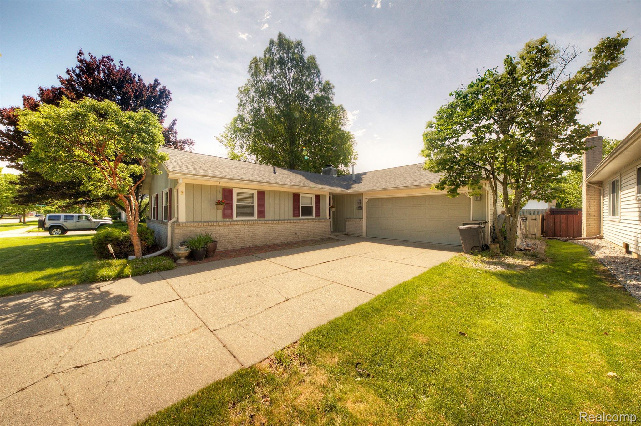 44619 Hanford Road Canton, MI 48187 - Photo 1 of 37