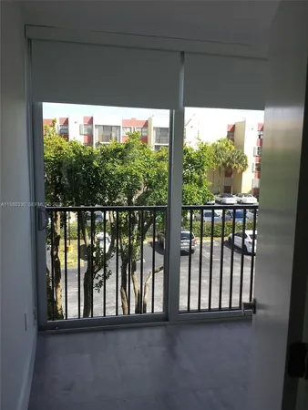 $2,350 | 9441 Southwest 4th Street, Unit 302, Miami, FL 33174