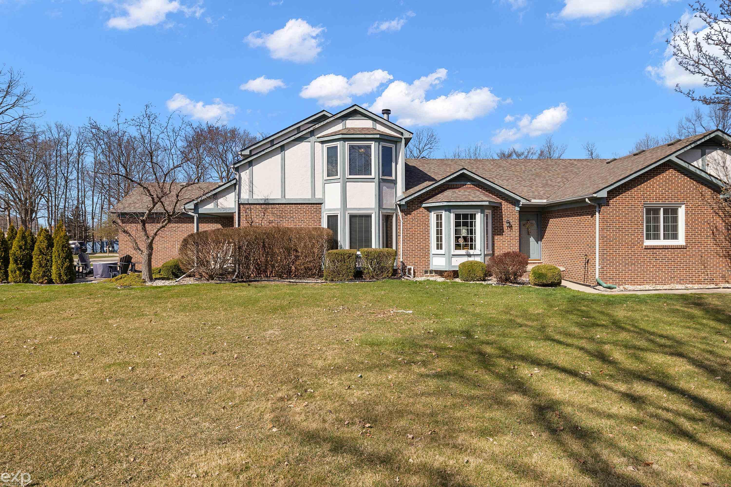 15280 Roxbury Circle Macomb, MI 48044 - Photo 4 of 40 50137115-a1f14585-d9fe-4178-a58e-47828b532e14.JPG