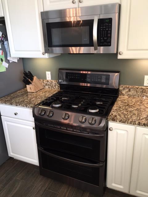 1441 Governors Ridge Franklin, TN 37064 - Photo 10 of 23 Newer updated appliances in kitchen.