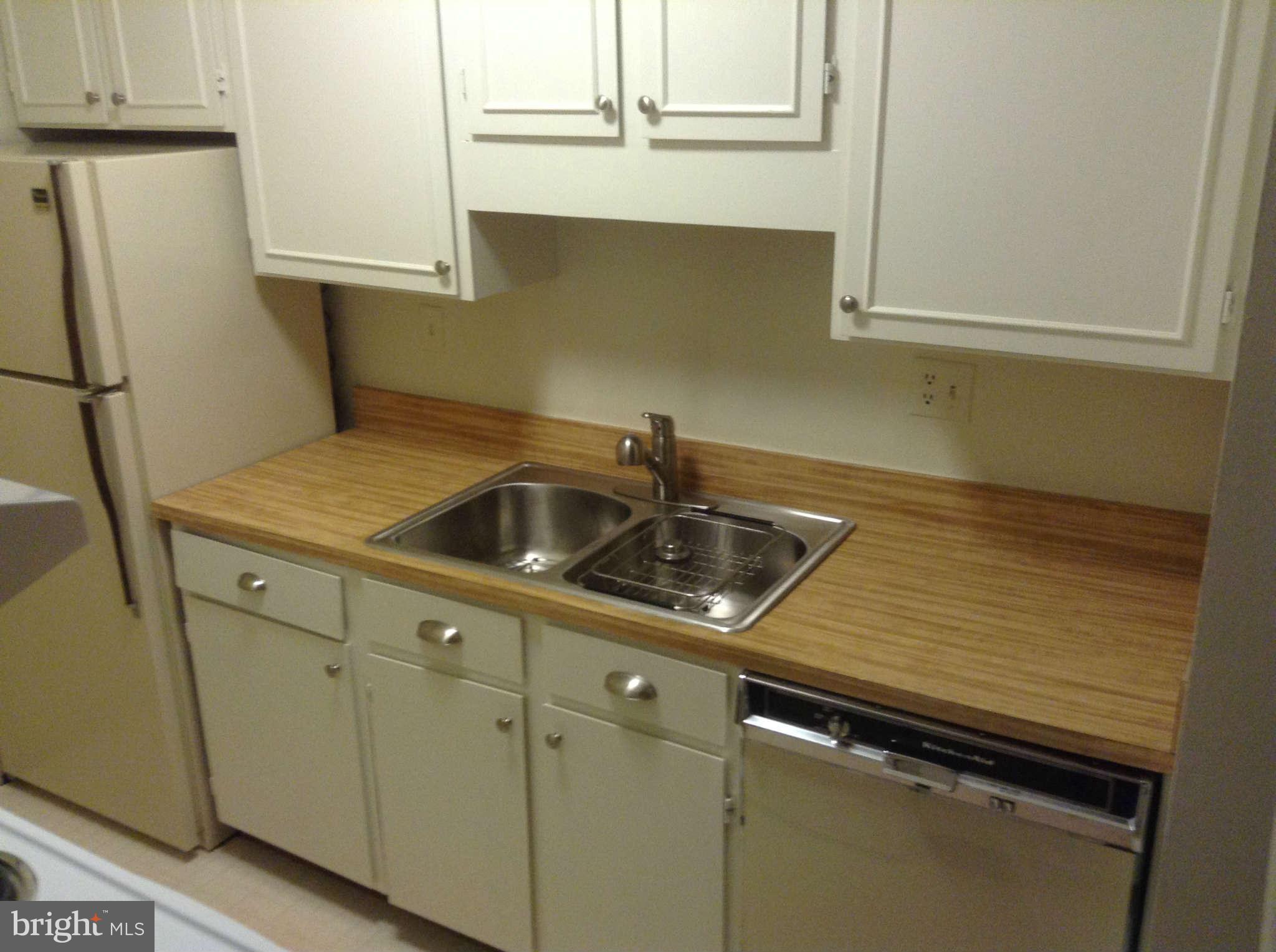 5903 Kingsford Road, Unit 374 Springfield, VA 22152 - Photo 7 of 13 Kitchen