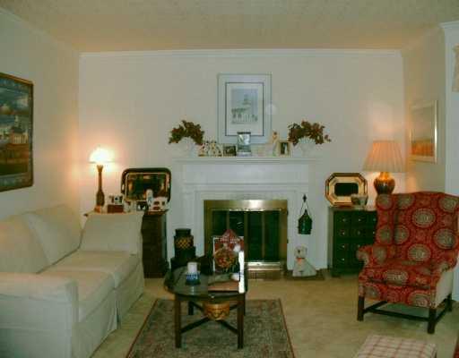 4732 Baldwin Manor Road Whitehall, PA 15227 - Photo 2 of 8 Living Room.