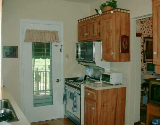 4732 Baldwin Manor Road Whitehall, PA 15227 - Photo 4 of 8 Kitchen.