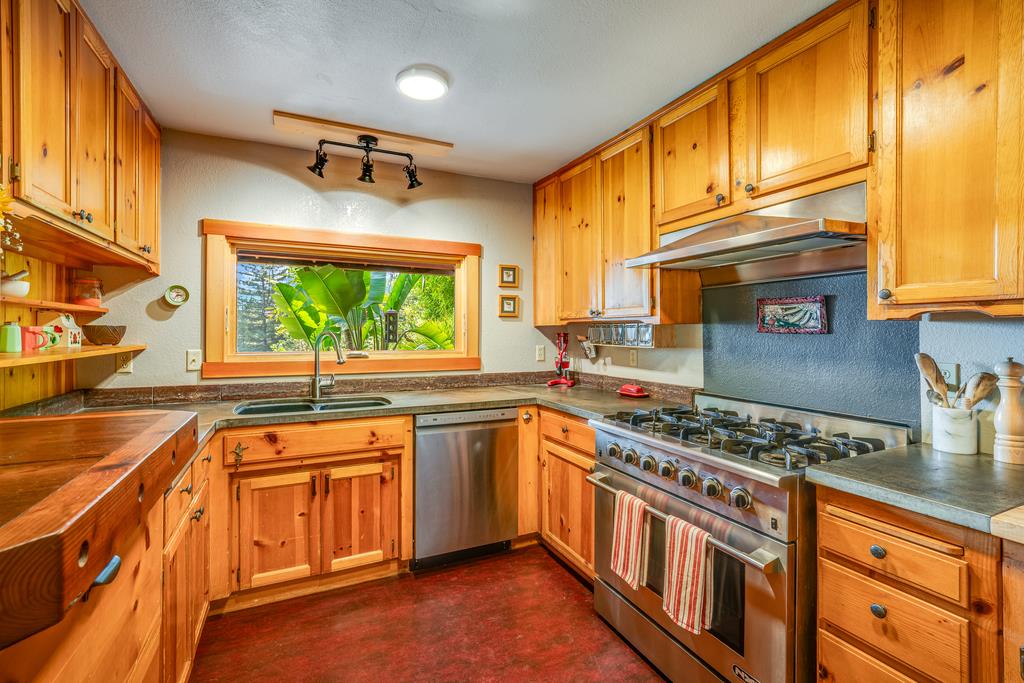 215 Vaca Del Sol Corralitos, CA 95076 - Photo 14 of 65