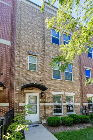 $560,000 | 947 West 36th Street, Chicago, IL 60609