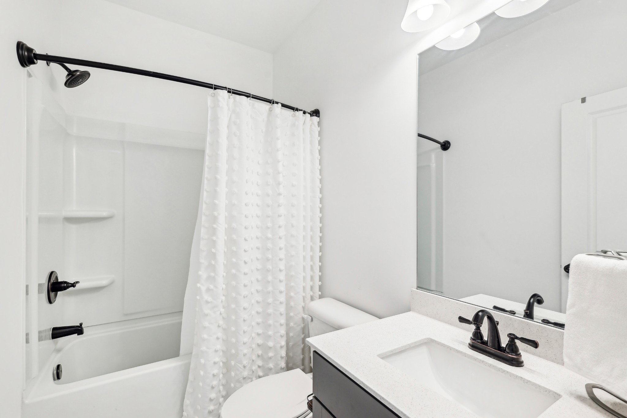 211 Hanson Lane Columbia, TN 38401 - Photo 25 of 35 a bathroom with a sink toilet and shower