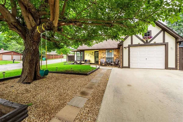 $295,000 | 1101 Pin Oak Drive, Denton, TX 76209