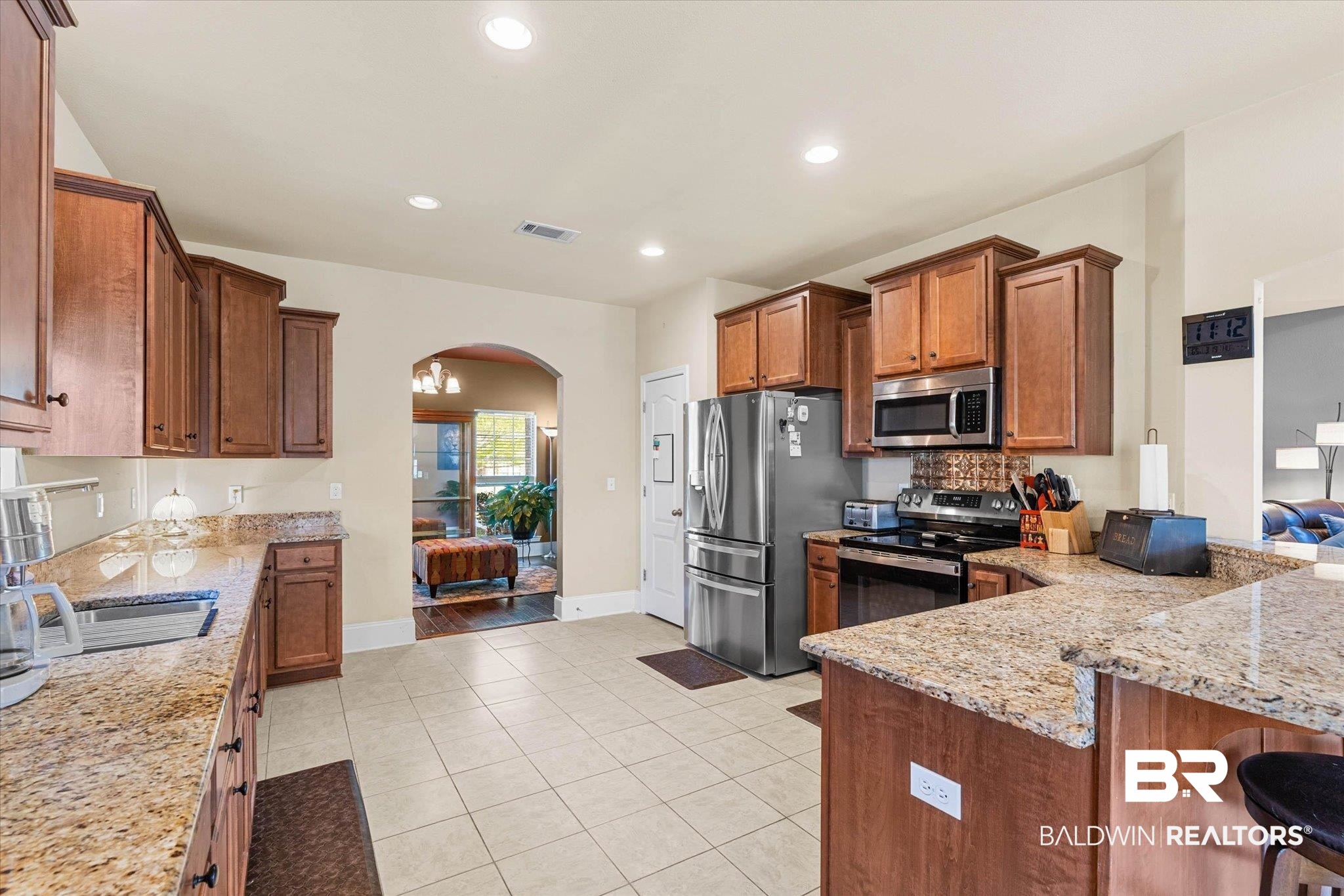 585 Sheffield Avenue Foley, AL 36535 - Photo 9 of 45 Kitchen