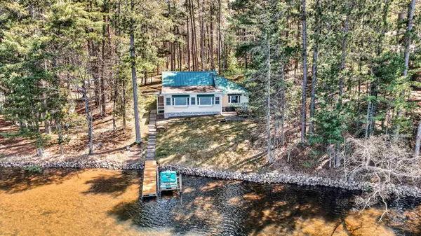 $700,000 | 8292 Wildwood Drive, Minocqua, WI 54548
