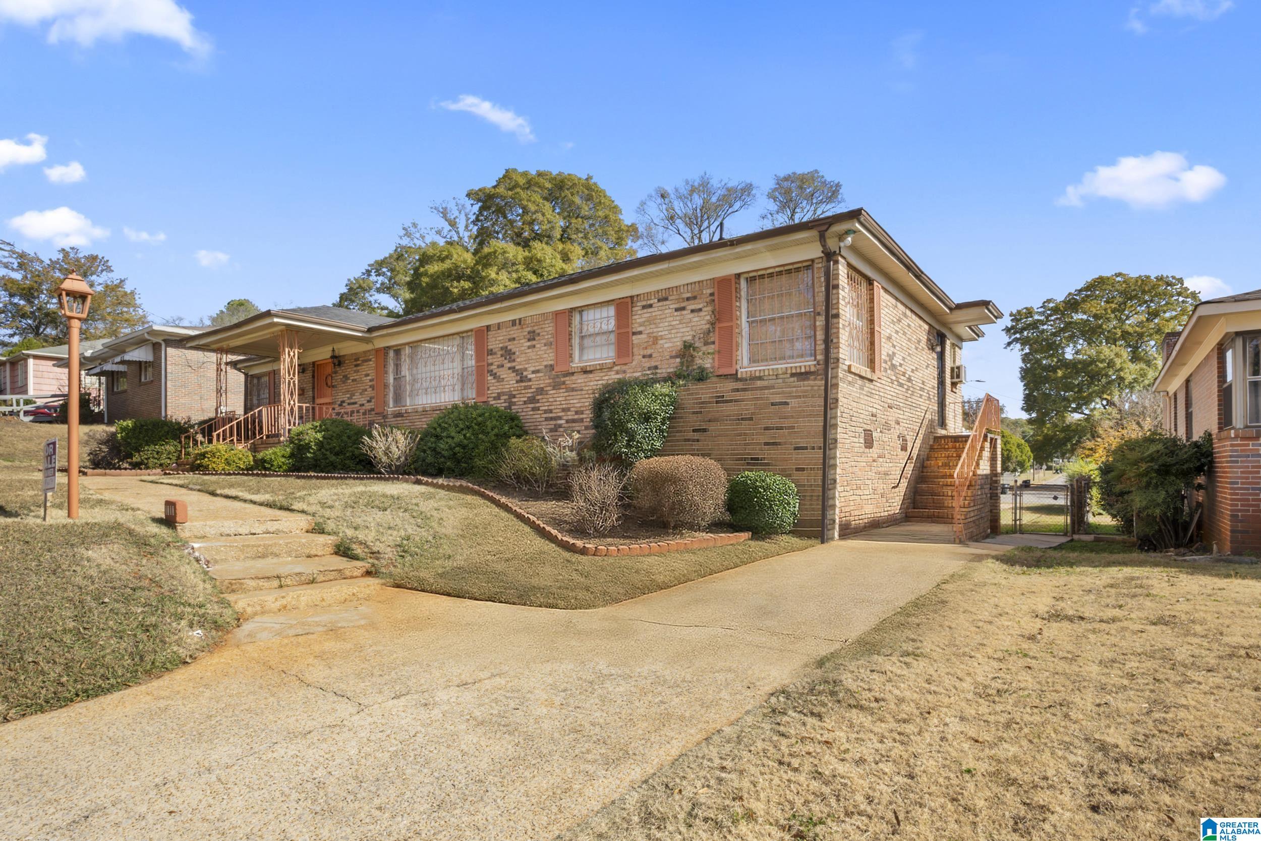 1313 Mims Street Southwest Birmingham, AL 35211 - Photo 3 of 24