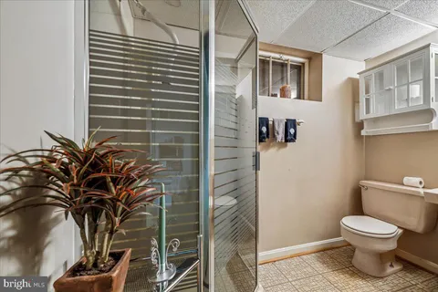 $1,490,000 | 6 Old Stage Court, Rockville, MD 20852