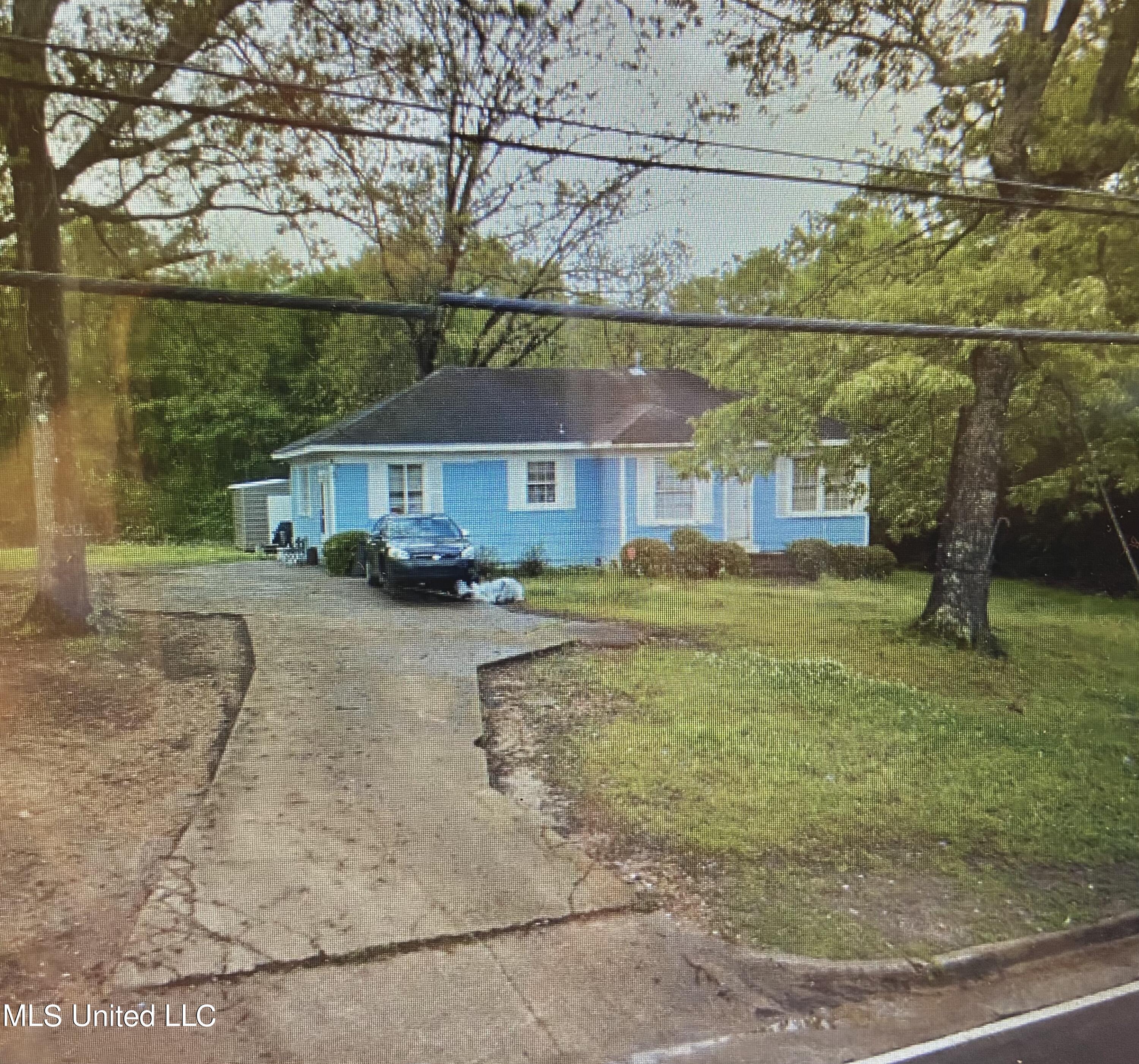 1617 Raymond Road Jackson, MS 39204 - Photo 2 of 2 IMG-4398
